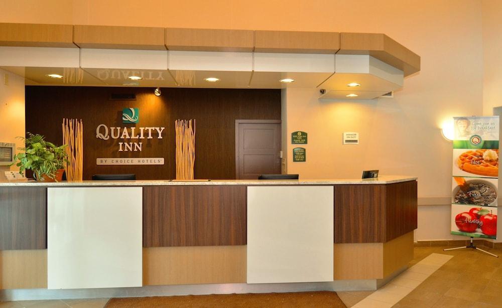 Quality Inn Airport Moncton Exterior photo
