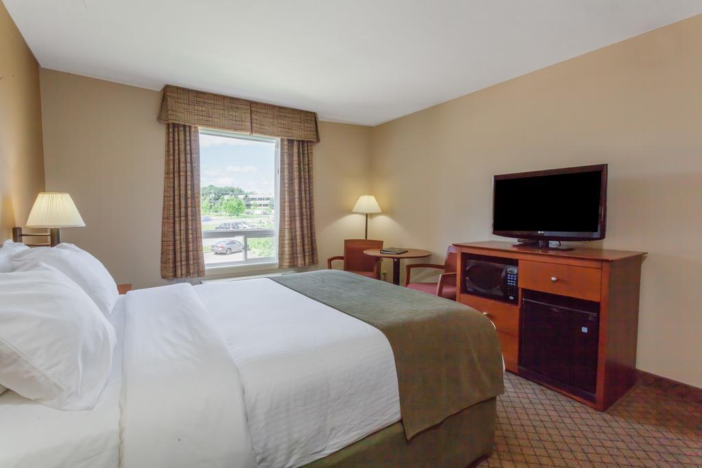 Quality Inn Airport Moncton Exterior photo