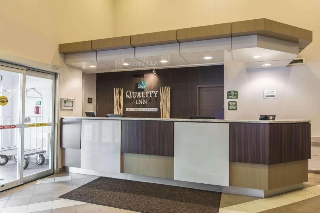 Quality Inn Airport Moncton Exterior photo