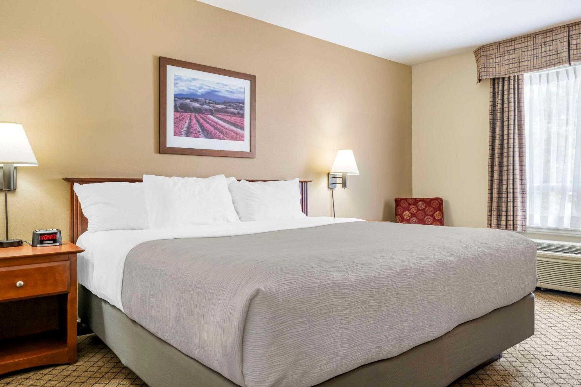 Quality Inn Airport Moncton Exterior photo
