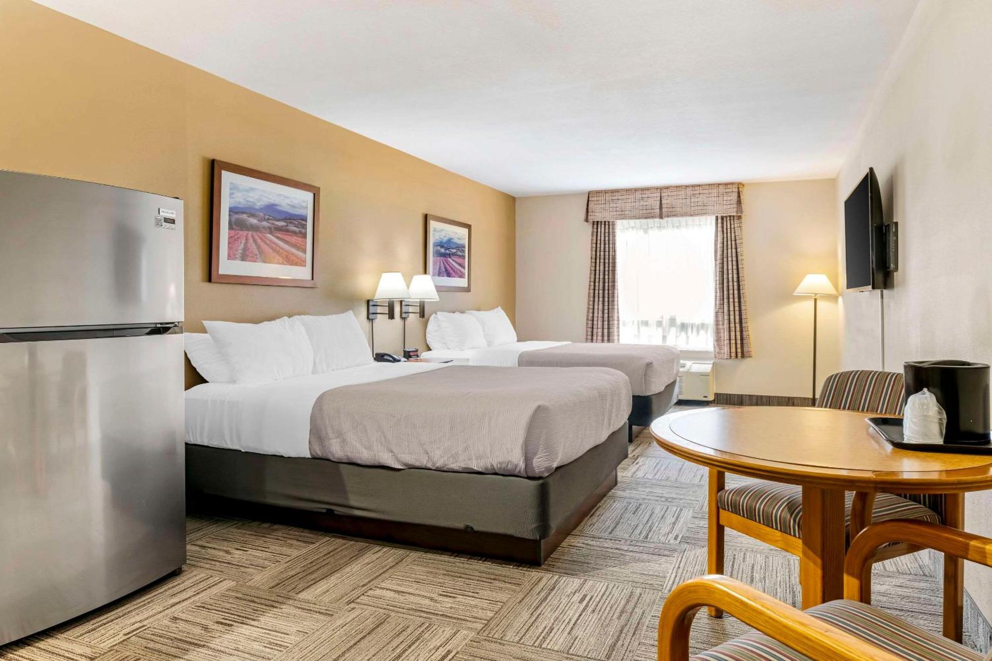 Quality Inn Airport Moncton Exterior photo