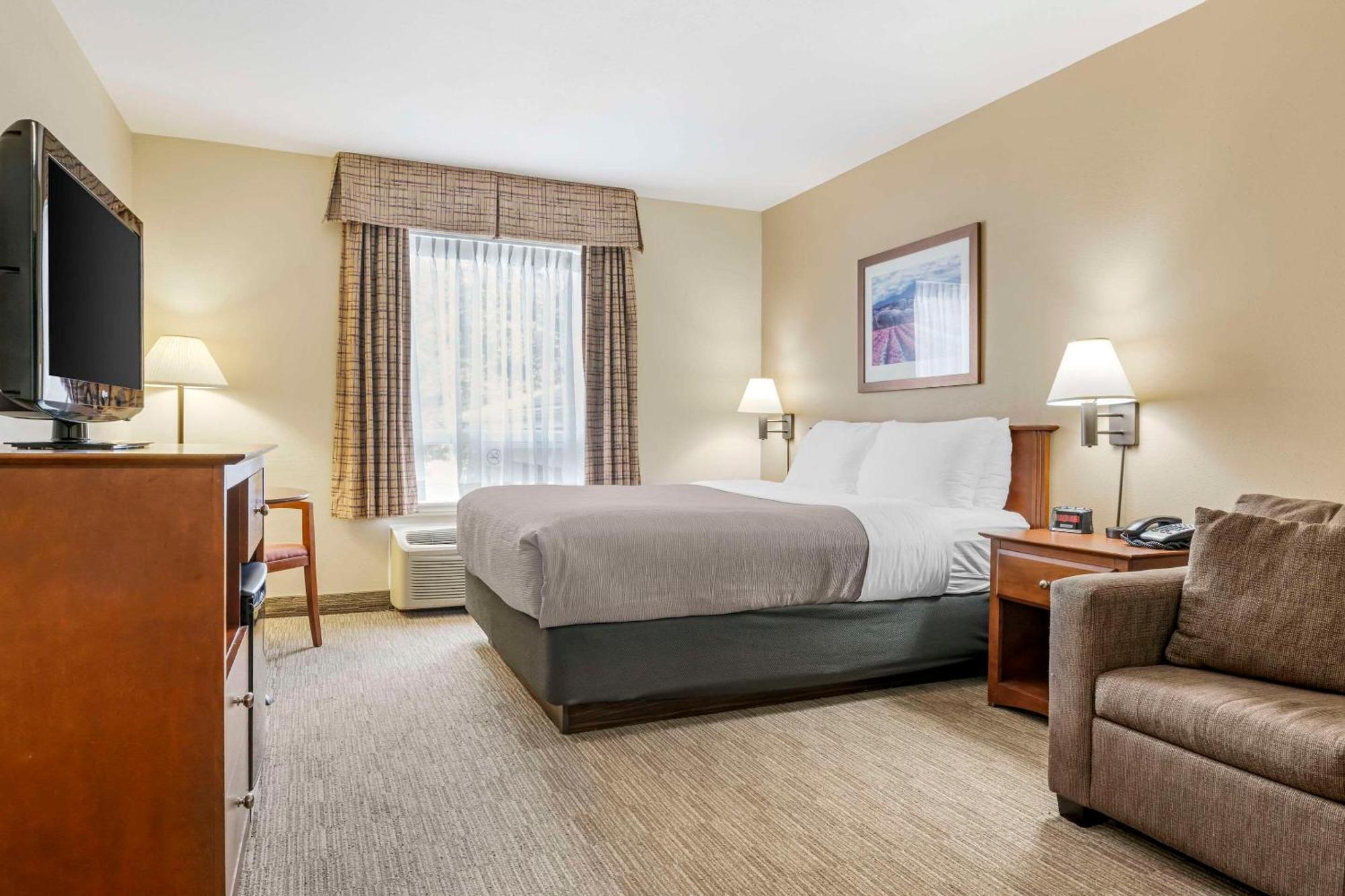 Quality Inn Airport Moncton Exterior photo