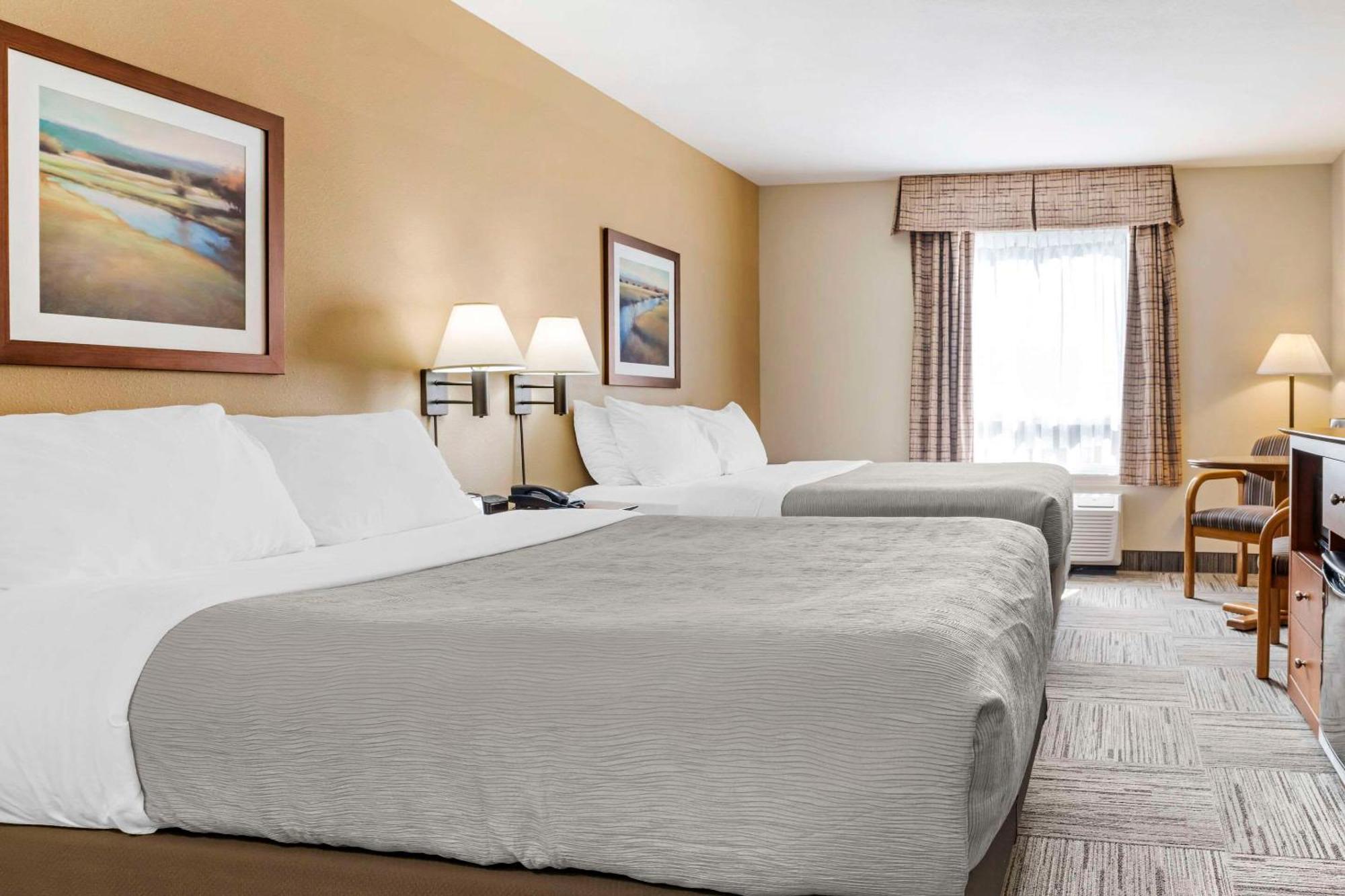 Quality Inn Airport Moncton Exterior photo
